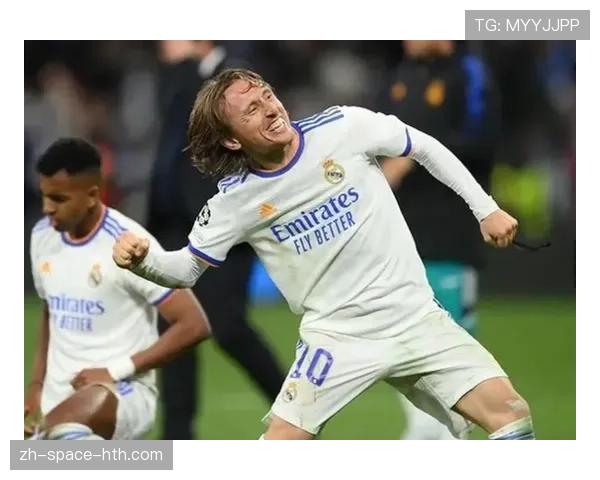 莫德里奇替补登场完成西甲450场里程碑，获全场掌声